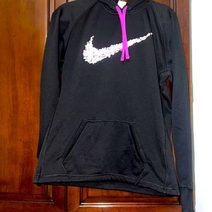 nike therma fleece hoodie with pocket